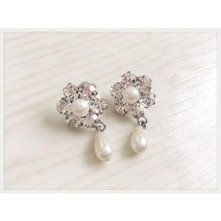 デイシーミー(deicy me)のdeicy  デイシー パールビジューピアス (ピアス)