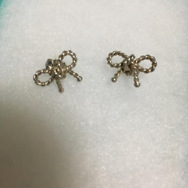 今季ブランド ティファニー ツイストリボンピアス シルバー18K ...
