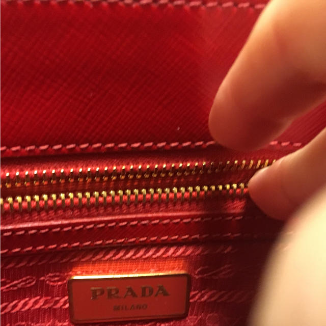 PRADA(プラダ)のプラダサフィアーノレザー レディースのバッグ(ショルダーバッグ)の商品写真