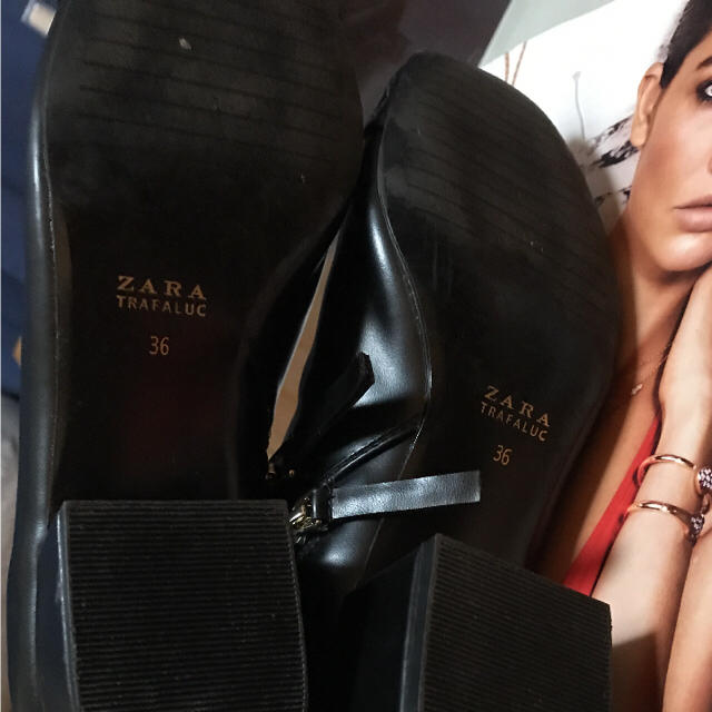 ZARA(ザラ)のZARA ザラ ショートブーツ ブラック 36 レディースの靴/シューズ(ブーツ)の商品写真