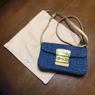 ミュウミュウ(miumiu)のMIU MIU デニム ショルダーバッグ(ショルダーバッグ)