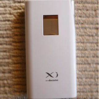 エルジーエレクトロニクス(LG Electronics)のdocomo Xi対応モバイルWiFiルーター　L-09C(ホワイト)(スマートフォン本体)