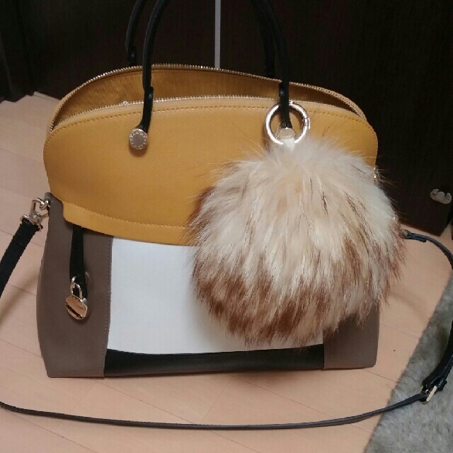 Furla(フルラ)のフルラパイパーLサイズ美品 レディースのバッグ(ハンドバッグ)の商品写真