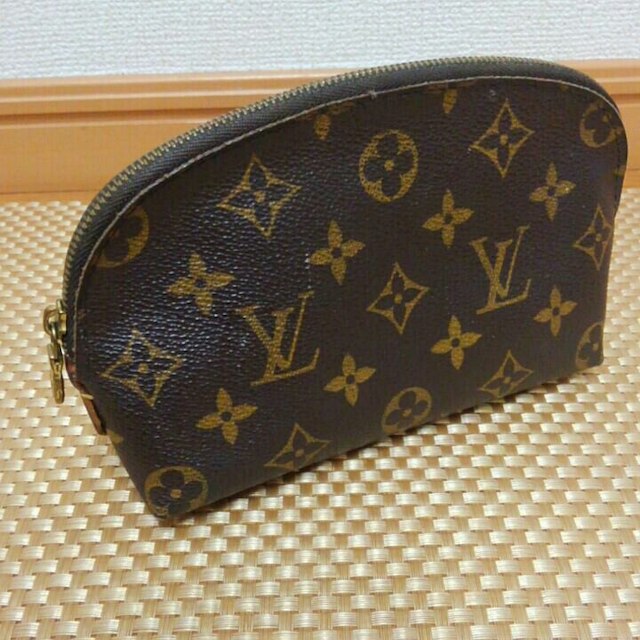 LOUIS VUITTON(ルイヴィトン)のLouis Vuitton ポシェット・コスメティック【ポーチ】 レディースのバッグ(ボディバッグ/ウエストポーチ)の商品写真