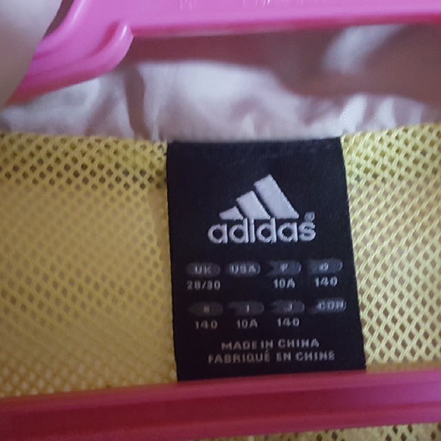 adidas(アディダス)のジャケット キッズ/ベビー/マタニティのキッズ服女の子用(90cm~)(ジャケット/上着)の商品写真