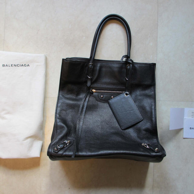 BALENCIAGA BAG(バレンシアガバッグ)のバレンシアガ ペーパー トートバッグ♫ レディースのバッグ(トートバッグ)の商品写真