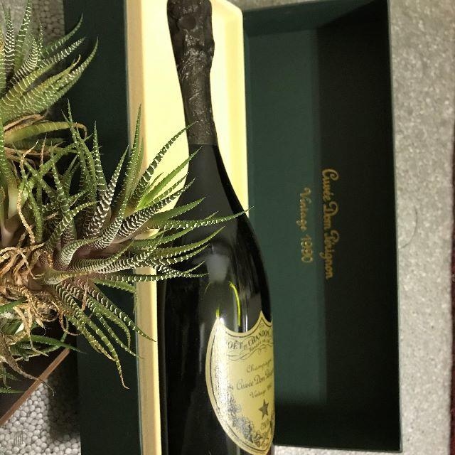 Dom Pérignon(ドンペリニヨン)のドン・ペリニヨン 　ヴィンテージ：　１９９０     未開栓・箱付き 食品/飲料/酒の酒(シャンパン/スパークリングワイン)の商品写真