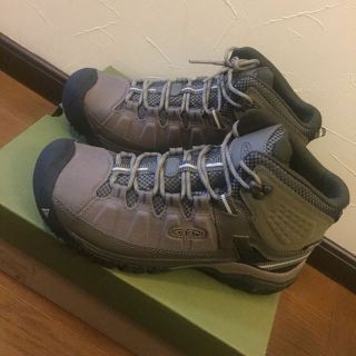 新品未使用 KEEN targhee exp mid wp キーン ターギー(登山用品)