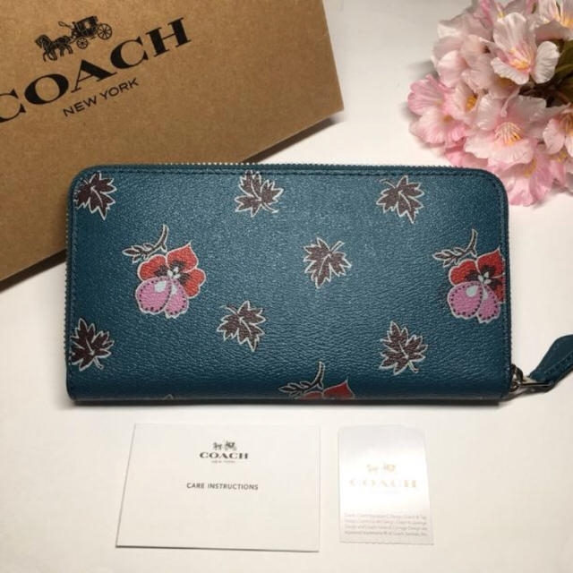 COACH(コーチ)の2017年度最新モデル【新品】COACH★大人可愛い 花柄 長財布 レディースのファッション小物(財布)の商品写真