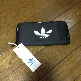 アディダス(adidas)のadidasうんこはさみぱん様専用(財布)