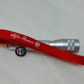 アルファロメオ(Alfa Romeo)の新品①　アルファロメオ　懐中電灯/ストラップ付(ライト/ランタン)