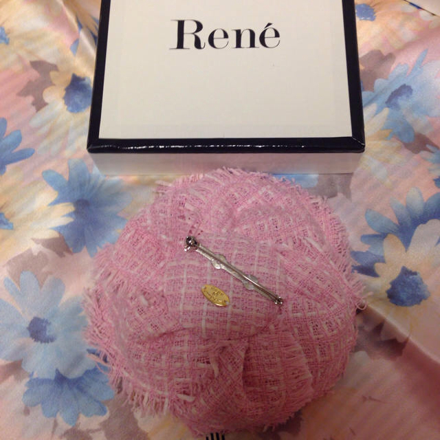 René(ルネ)のRene タロチ様専用♡フラワーコサージュ ベレー帽2点 レディースのアクセサリー(ブローチ/コサージュ)の商品写真