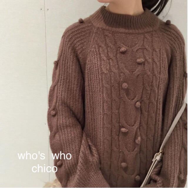 who's who Chico(フーズフーチコ)の新品❁﻿フーズフーチコ ポンポン付きケーブルニットワンピース レディースのワンピース(ひざ丈ワンピース)の商品写真