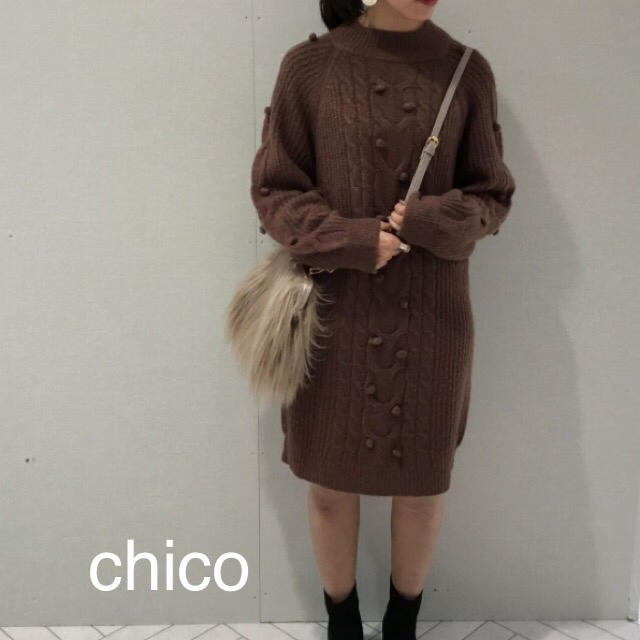 who's who Chico(フーズフーチコ)の新品❁﻿フーズフーチコ ポンポン付きケーブルニットワンピース レディースのワンピース(ひざ丈ワンピース)の商品写真