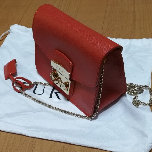 Furla(フルラ)のフルラ　メトロポリス　MAPLE  美品　メープル　FURLA レディースのバッグ(ショルダーバッグ)の商品写真