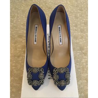 マノロブラニク(MANOLO BLAHNIK)の【美品】マノロブラニク manolo blahnik ハンギシ ロイヤルブルー (ハイヒール/パンプス)