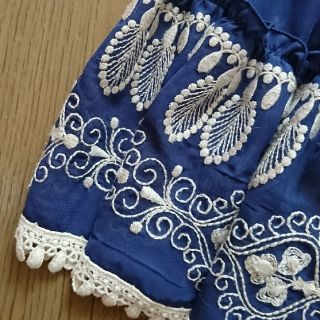 スコットクラブ(SCOT CLUB)のSCOT CLUB フリル ギャザー 刺繍 スカート M  ブルー 青 フリンジ(ロングスカート)