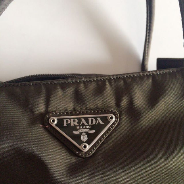 PRADA(プラダ)のプラダバッグ❤️未使用に近い美品 レディースのバッグ(ショルダーバッグ)の商品写真