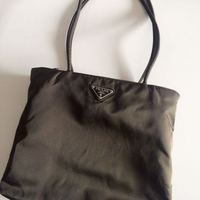 PRADA(プラダ)のプラダバッグ❤️未使用に近い美品 レディースのバッグ(ショルダーバッグ)の商品写真