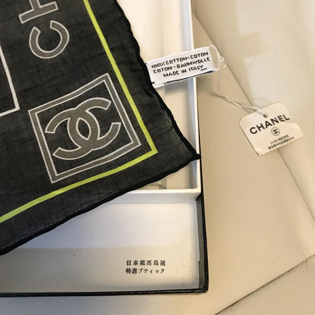 CHANEL(シャネル)の新品未使用！CHANEL スポーツ スカーフ レディースのファッション小物(バンダナ/スカーフ)の商品写真