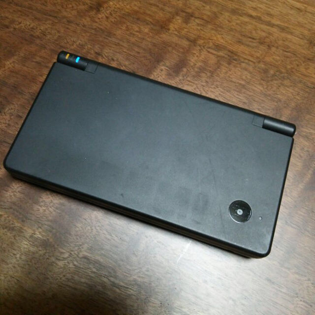 ニンテンドーDS(ニンテンドーDS)の美品☆DSi☆黒 エンタメ/ホビーのゲームソフト/ゲーム機本体(携帯用ゲーム機本体)の商品写真