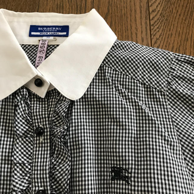 BURBERRY BLUE LABEL(バーバリーブルーレーベル)のバーバリーブルレ。可愛いシャツ。38 レディースのトップス(シャツ/ブラウス(長袖/七分))の商品写真