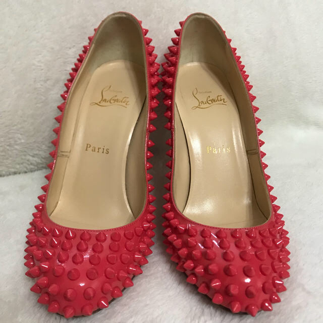 Christian Louboutin(クリスチャンルブタン)のクリスチャンルブタン スパイク ピンク レディースの靴/シューズ(ハイヒール/パンプス)の商品写真