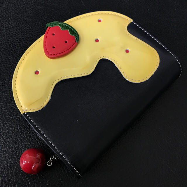 Kitamura Kitamura キタムラ 折り財布 イチゴ柄 レザー お札 カード 小銭入れの通販 by ECO PLAN|キタムラならラクマ キタムラ いちごの小銭入れ