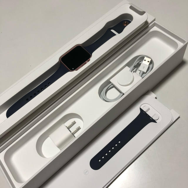 Apple Watch(アップルウォッチ)のApple Watch2 ピンクゴールド 42mm スマホ/家電/カメラのスマートフォン/携帯電話(スマートフォン本体)の商品写真