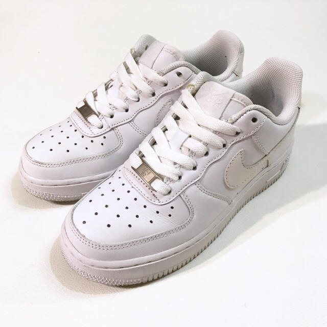 美品22.5NIKE AF-1 '07 ナイキ エアフォースワン ロー T178