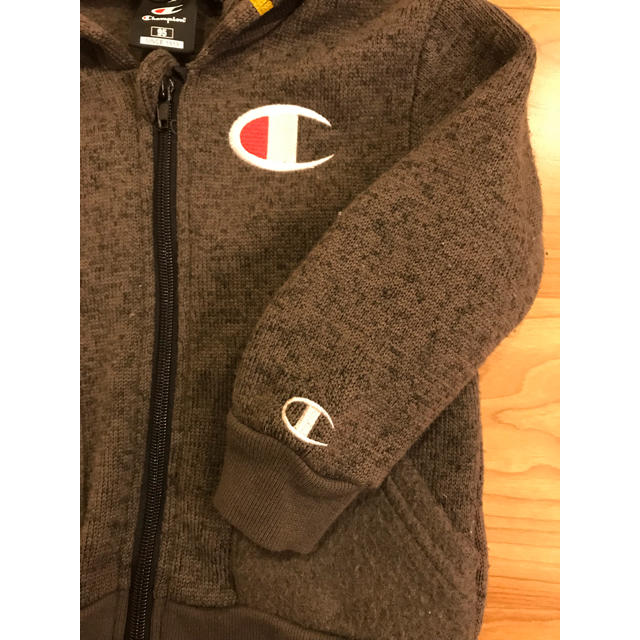 Champion(チャンピオン)の値下げ！裏起毛チャンピオンパーカー☻︎95 キッズ/ベビー/マタニティのキッズ服男の子用(90cm~)(ジャケット/上着)の商品写真