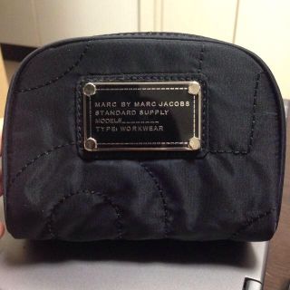 マークバイマークジェイコブス(MARC BY MARC JACOBS)の【未使用】markポーチ(ポーチ)