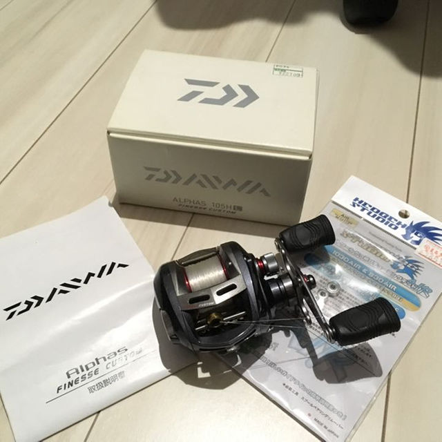 DAIWA(ダイワ)のDaiwa アルファス 105HL フィネスカスタム ※おまけ付き スポーツ/アウトドアのフィッシング(その他)の商品写真