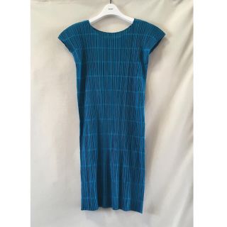 プリーツプリーズイッセイミヤケ(PLEATS PLEASE ISSEY MIYAKE)のPLEATS PLEASE ブルーグリーン トップス(カットソー(半袖/袖なし))