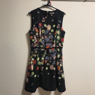 テッドベイカー(TED BAKER)の花柄ワンピース(ひざ丈ワンピース)