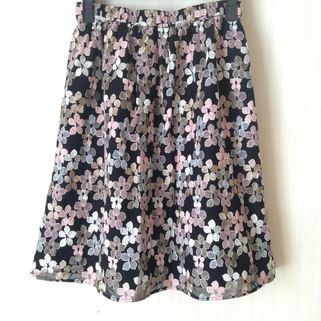ひざ丈スカート極美品 FIRST FLOWER スカート フラワー 刺繍 0 ウエストゴム