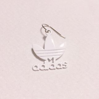 アディダス(adidas)のピアス(ピアス)