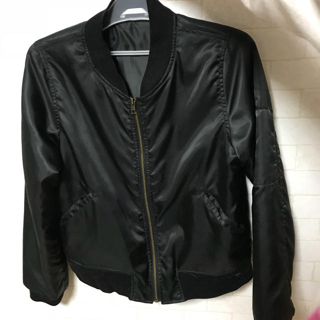 RETRO GIRL(レトロガール)のMA-1 黒色 Ｍサイズ 専用 レディースのジャケット/アウター(ブルゾン)の商品写真