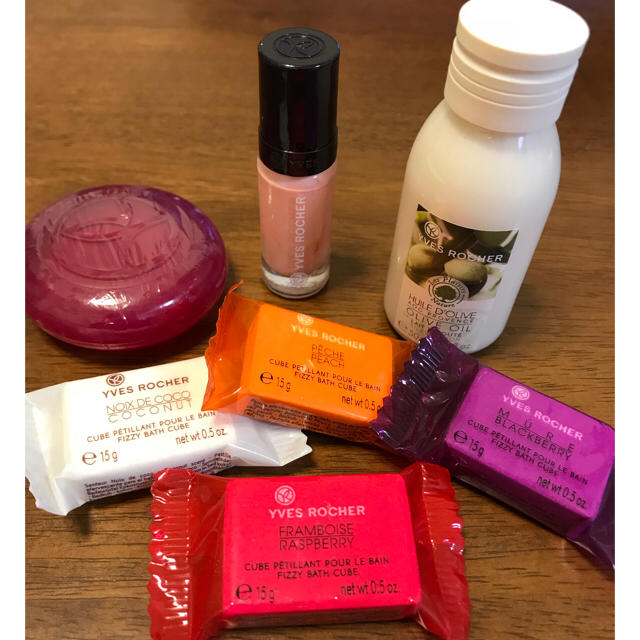 Yves Rocher(イヴロシェ)の【お値下げ】イヴロシェ バスグッズセット♡ コスメ/美容のボディケア(バスグッズ)の商品写真