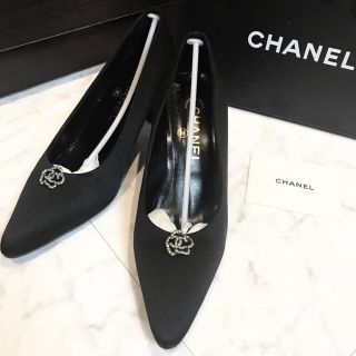 シャネル(CHANEL)の【着払！】CHANEL サテン パンプス カメリア ココマーク 正規品シャネル靴(ハイヒール/パンプス)