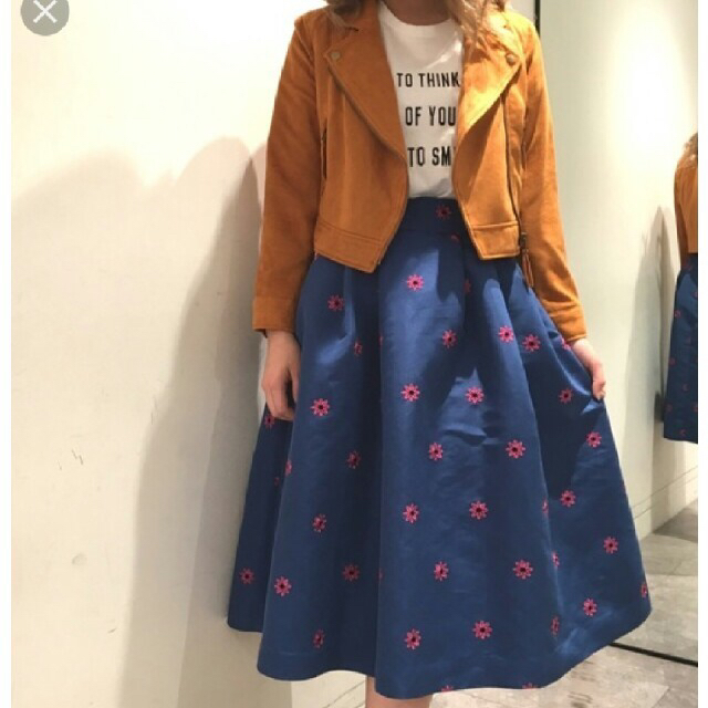 REDYAZEL(レディアゼル)のレディアゼル　刺繍　スカート レディースのスカート(ロングスカート)の商品写真