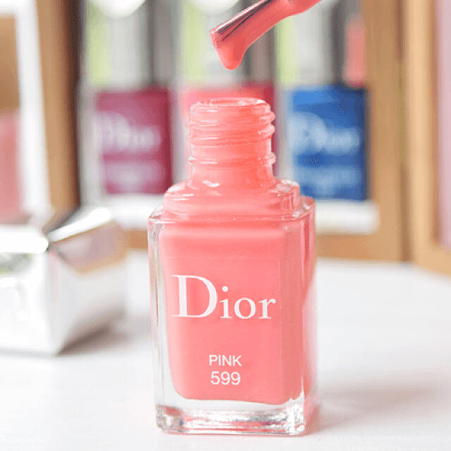 Dior(ディオール)の♡ Dior ヴェルニ PINK599 ♡ コスメ/美容のネイル(マニキュア)の商品写真