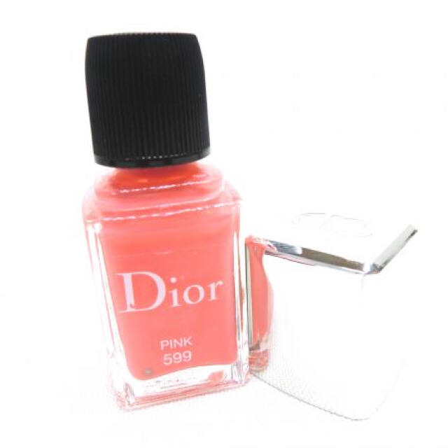 Dior(ディオール)の♡ Dior ヴェルニ PINK599 ♡ コスメ/美容のネイル(マニキュア)の商品写真