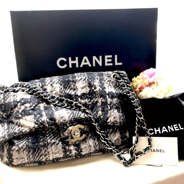 CHANEL(シャネル)の軽量 超おしゃれ！シャネル チェーンバック ポーチ付き ツイード調 バック 財布 レディースのバッグ(ショルダーバッグ)の商品写真