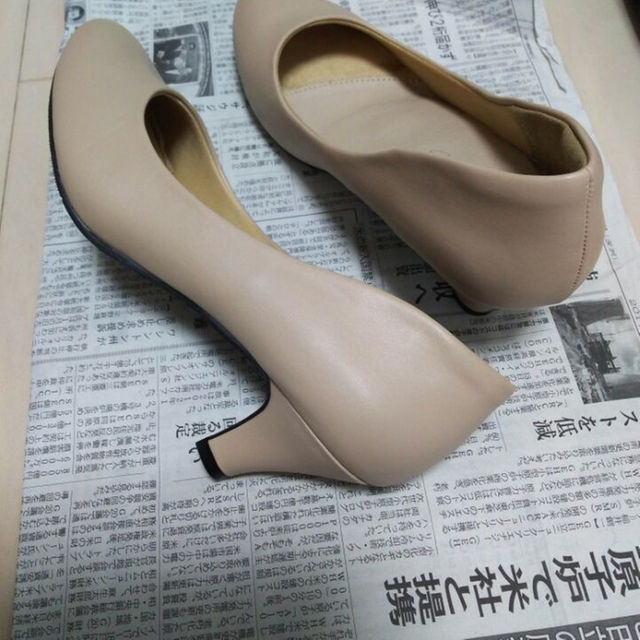 神戸レタス(コウベレタス)のベージュ パンプス レディースの靴/シューズ(ハイヒール/パンプス)の商品写真