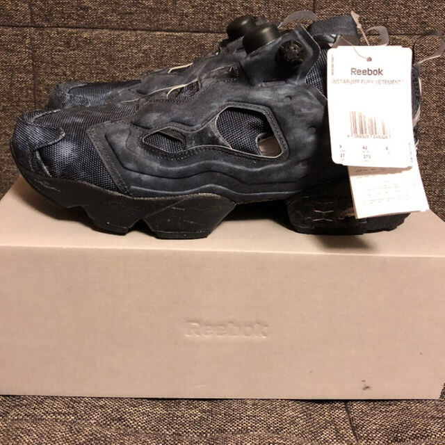 Reebok(リーボック)の新品ヴェトモン　ポンプvetements reebok pump fury メンズの靴/シューズ(スニーカー)の商品写真