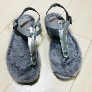 アグ(UGG)のUGG ファーサンダル(サンダル)