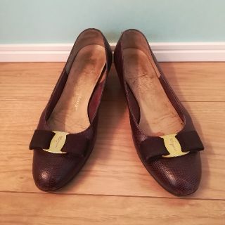 サルヴァトーレフェラガモ(Salvatore Ferragamo)の【限定sale】フェラガモ♡ヴァラ♡パンプス(ハイヒール/パンプス)