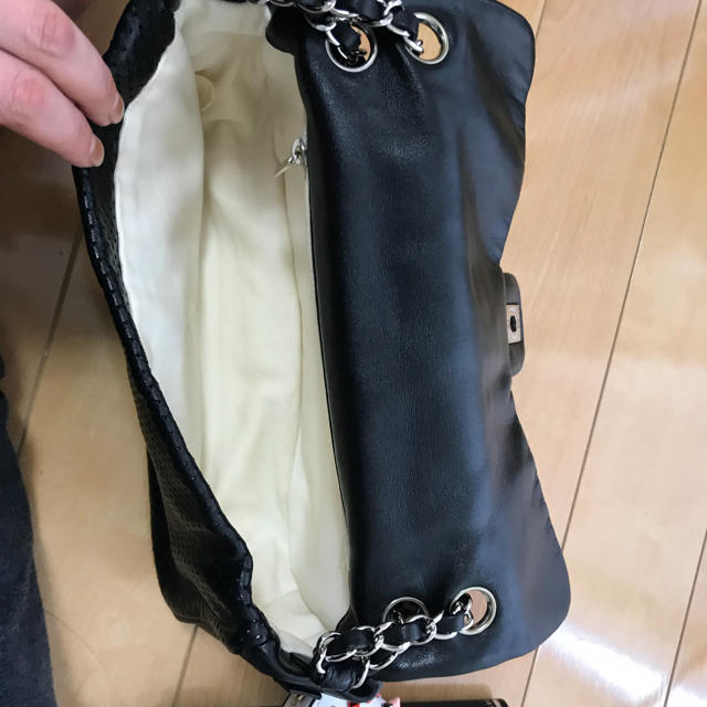 CHANEL(シャネル)のえみぷー様専用 シャネル パンチングレザー  レディースのバッグ(ショルダーバッグ)の商品写真