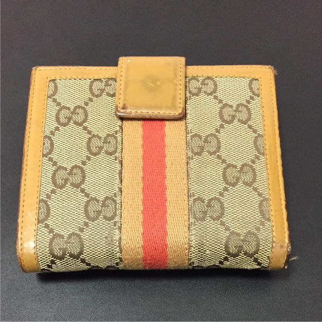 Gucci - グッチ 二つ折り財布値下げ！3500円→1500円の通販 by erieri's shop｜グッチならラクマ